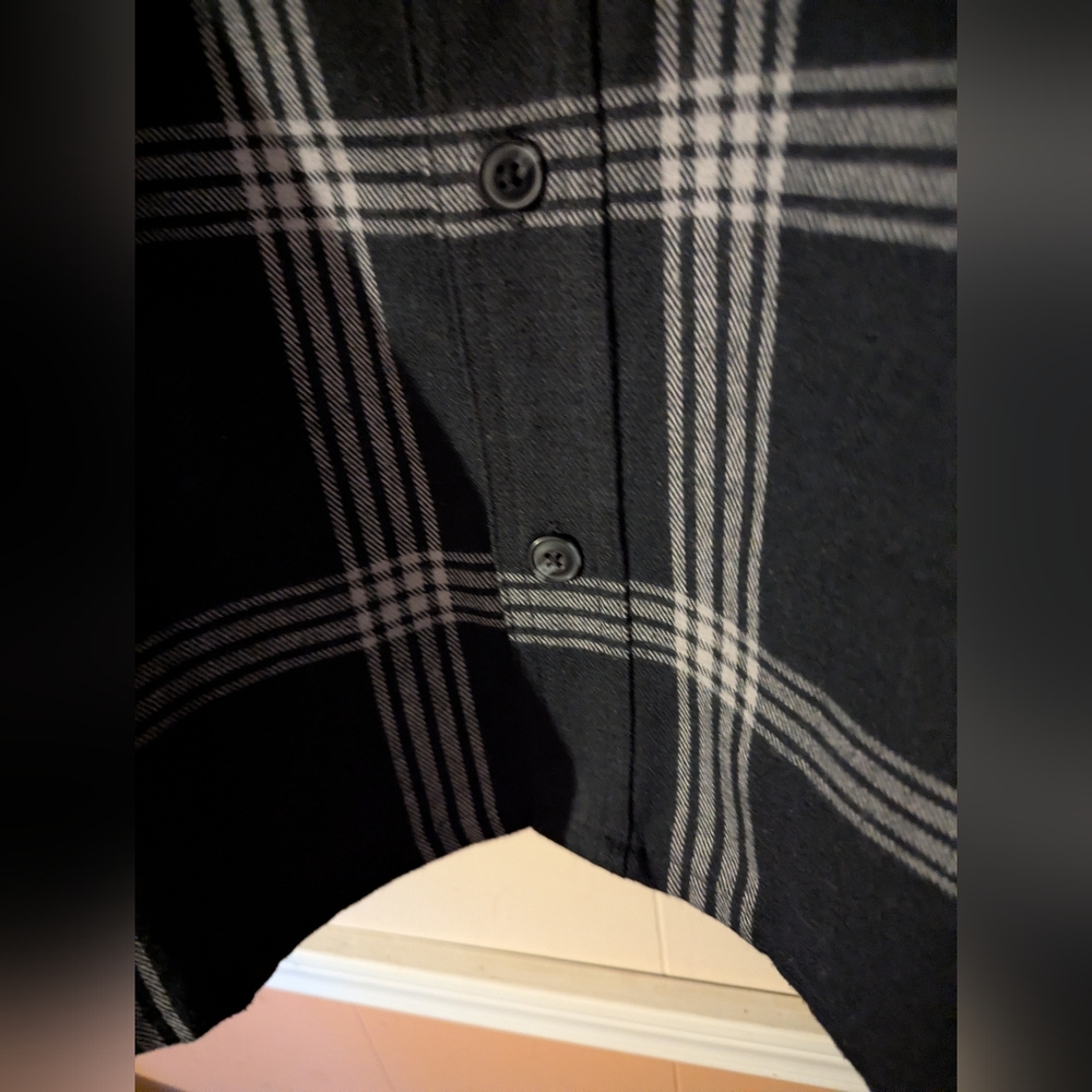 Free Planet Black and Gray Plaid Flannel Overshirt Men's Size M Long Sleeve - Picture 7 of 10